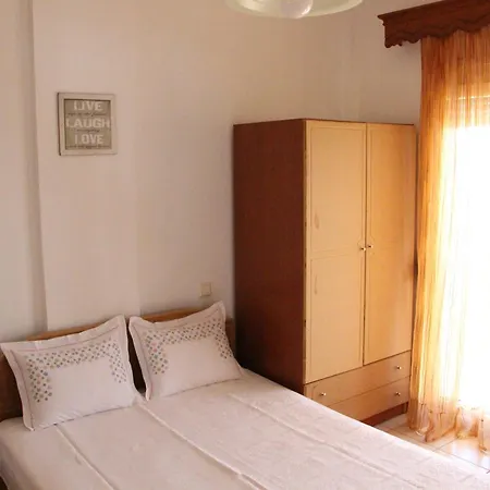 Matina'S Apartments Prínos Zimmer foto