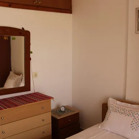 Matina'S Apartments Prínos Zimmer foto
